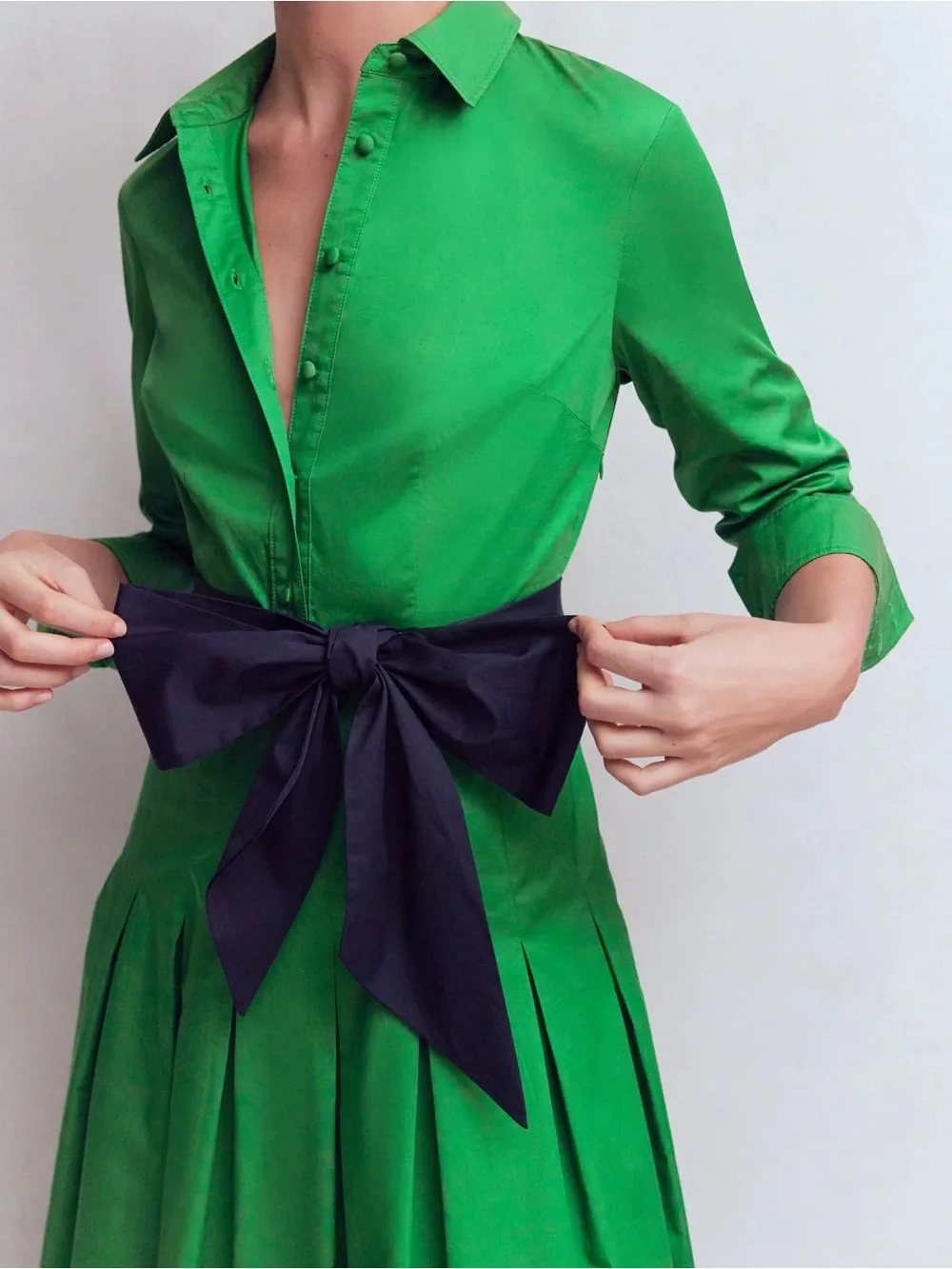 NWT BODEN Maxi Pleated Bow Dress in Green Navy - Picture 2 of 11